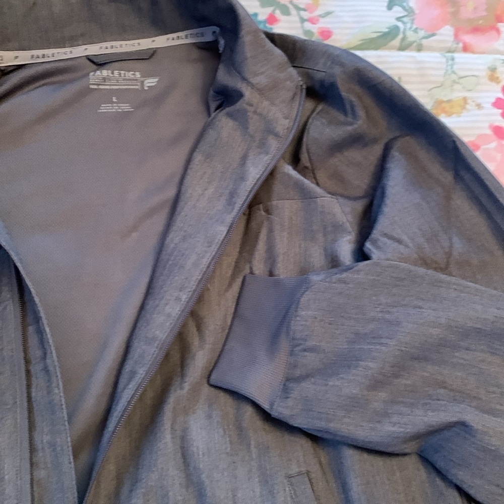 FABLETICS SCRUB JACKET - Picture 3 of 6